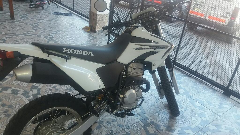 Honda Tornado con 130 Km 2017