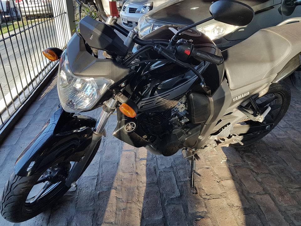 FZ 16 2013 UNICA MANO IGUAL A NUEVA