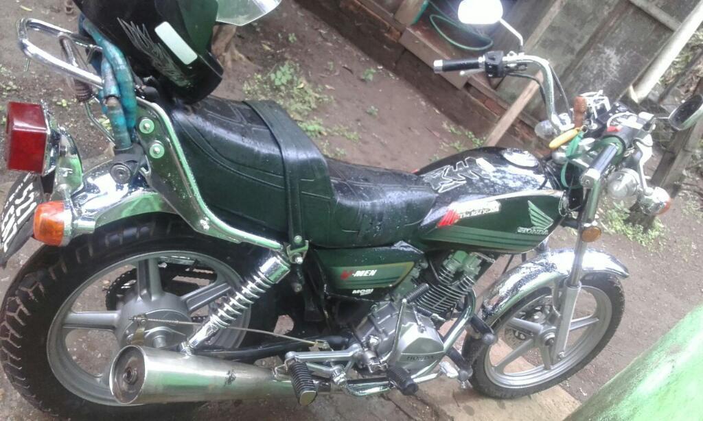 Vendo Honda V-men 125