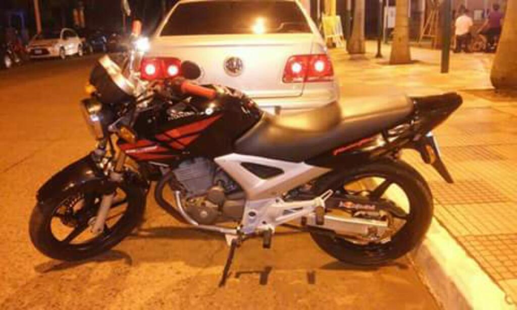 Vendo Honda Twister en Buen Estado