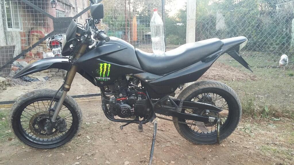 Vendo Motomel Motard 200cc