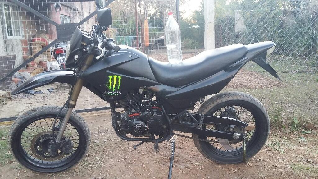 Vendo Motomel Motard 200cc