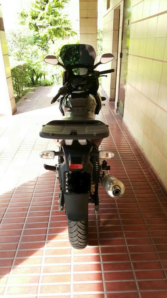 Rouser 220f - 7400 Km