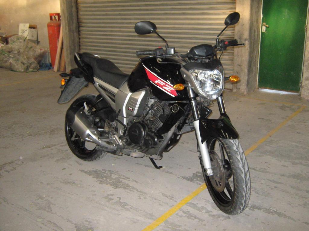 Moto Yamaha FZ16 2011