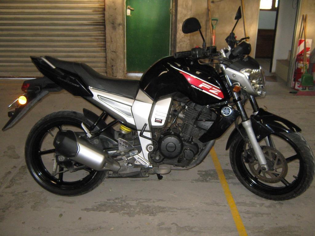 Moto Yamaha FZ16 2011
