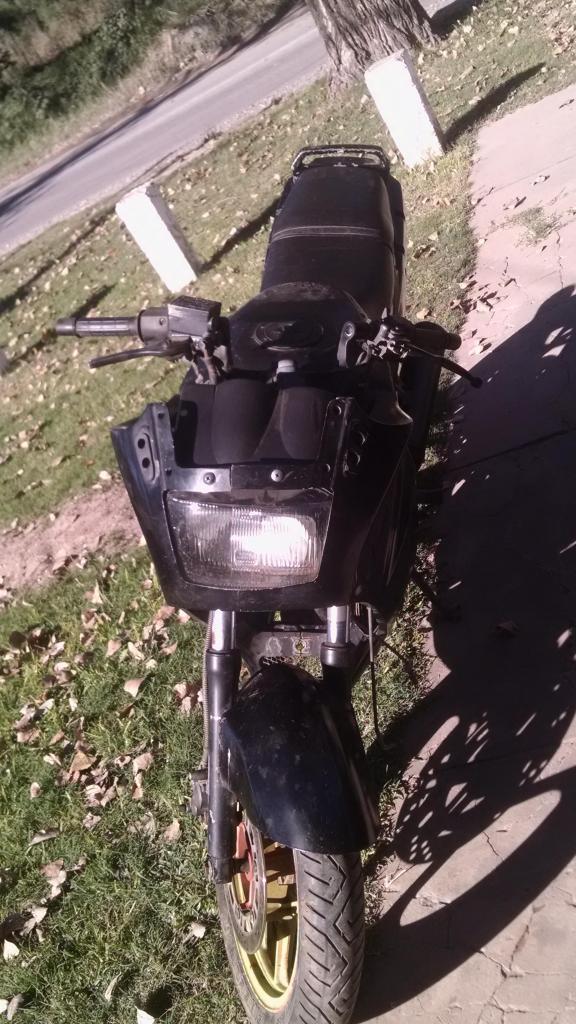 VENDO Kawasaki Ninja 1992 PARA AREGLAR $ 15000