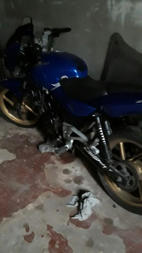 Rouser 220