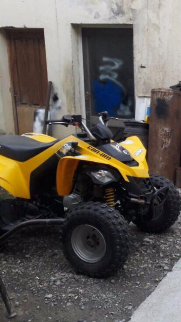 CAN AM 250 2011 $ 60.000. NO PERMUTO