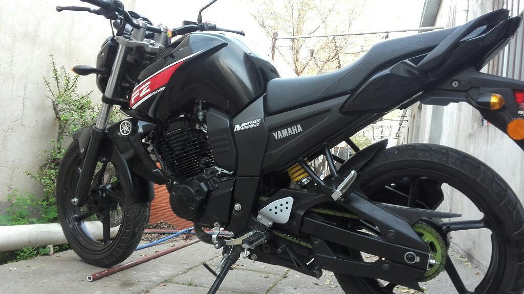 Vendo Moto Yamaha Fz16 con 800km