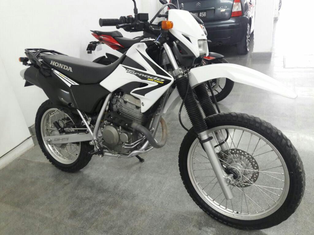 Vendo Moto Honda Tornado 250cc