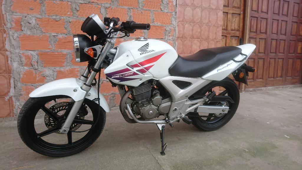 Honda Twister 250c. 2012 Impecable