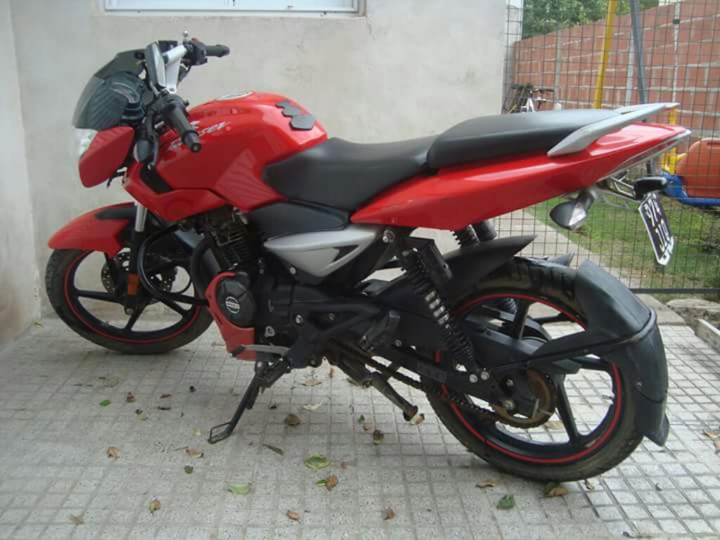 Moto Bajaj Rouser 135cc