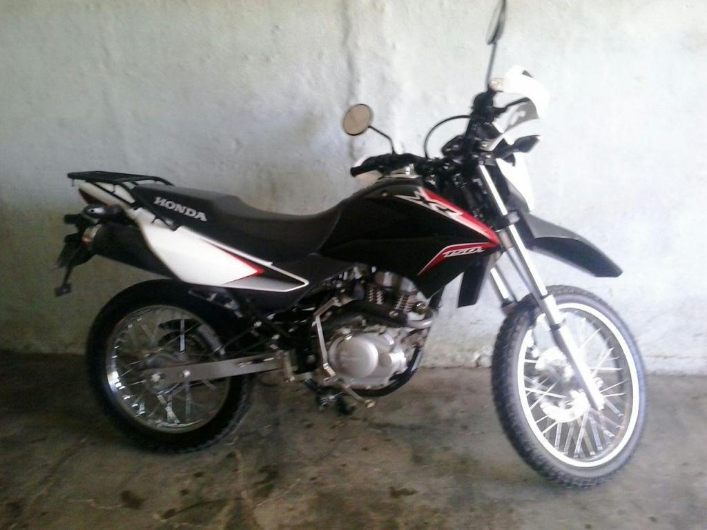 VENDO HONDA XR 150 IMPECABLE 8000KM