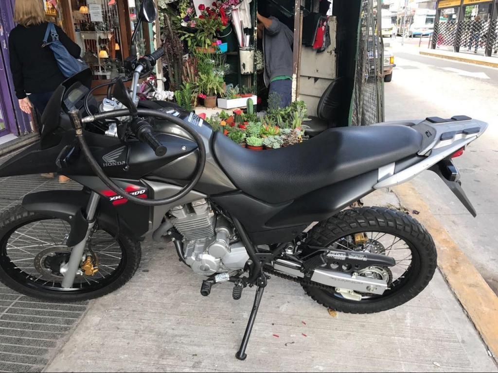 Vendo Moto Honda XRE 300