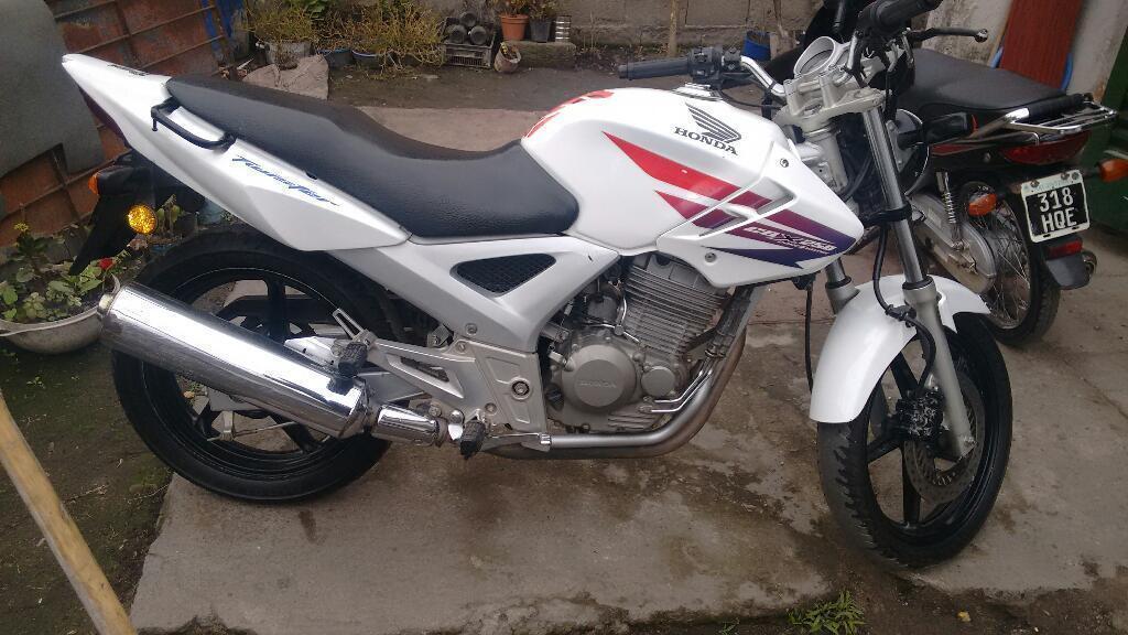 Vendo O Permuto Twister 250 Mod 2012