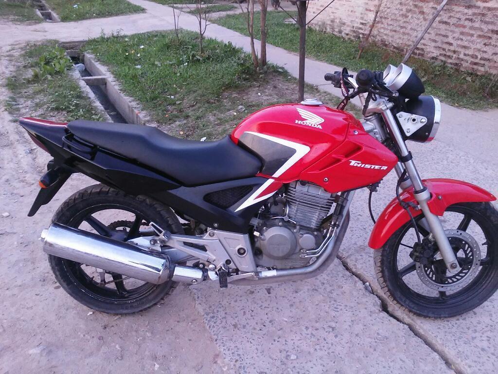 Honda Twister 250 Hermosa, Solo Vendo