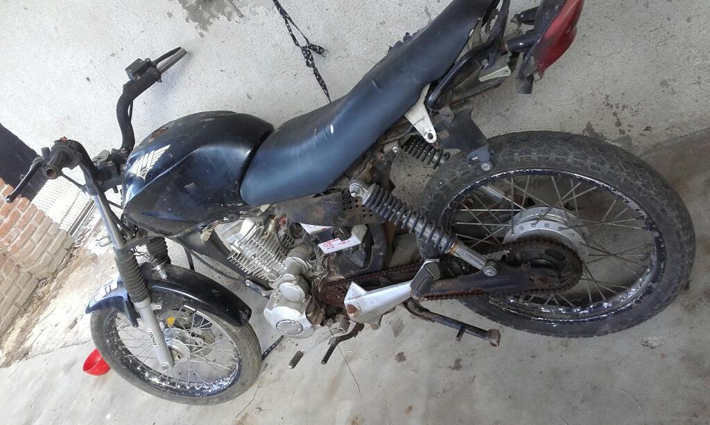 Vendo Moto en El Estado Q Se Ve