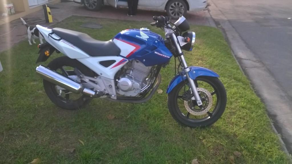 VENDO CBX 250 MODELO 2015 , LIQUIDO