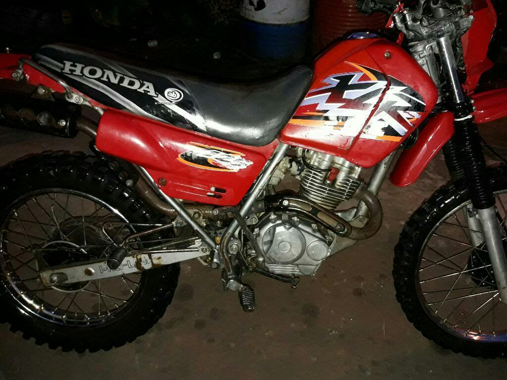 Vendo Moto Honda Xlr Modelo 2001