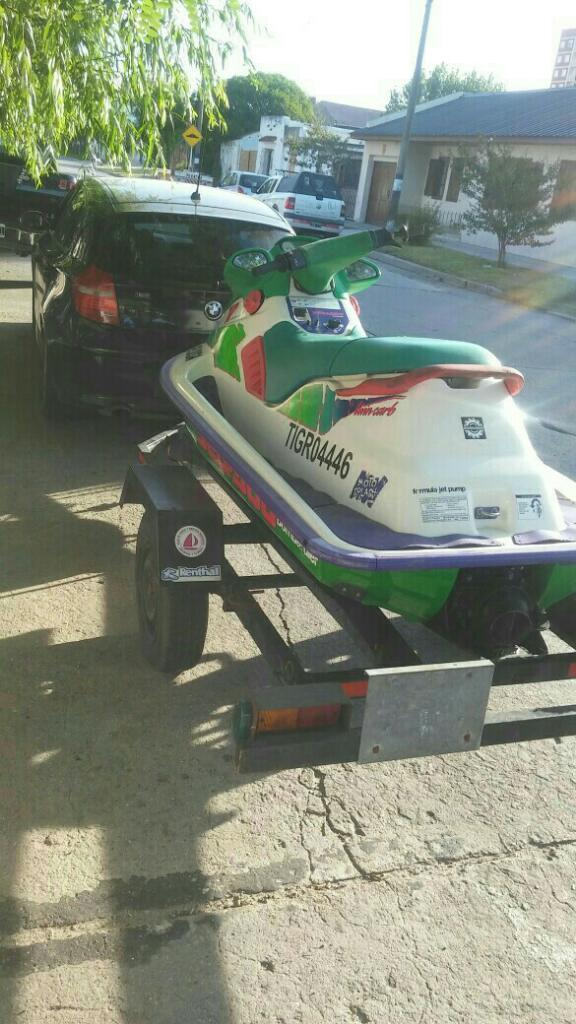 Moto de Agua con Trailer Seadoo