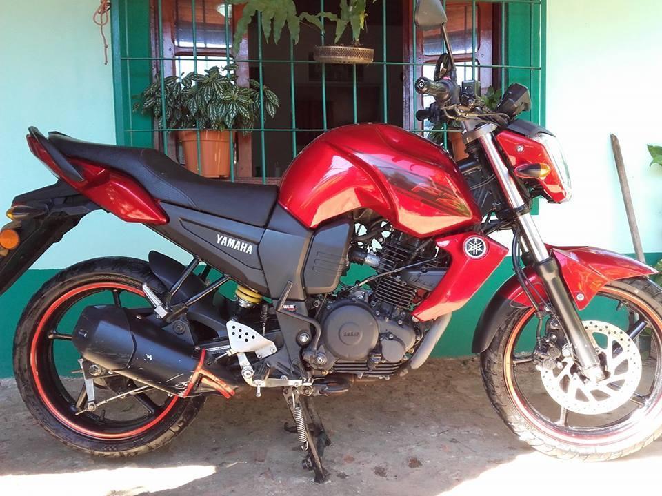 Vendo moto Yamaha FZ en muy buen estado