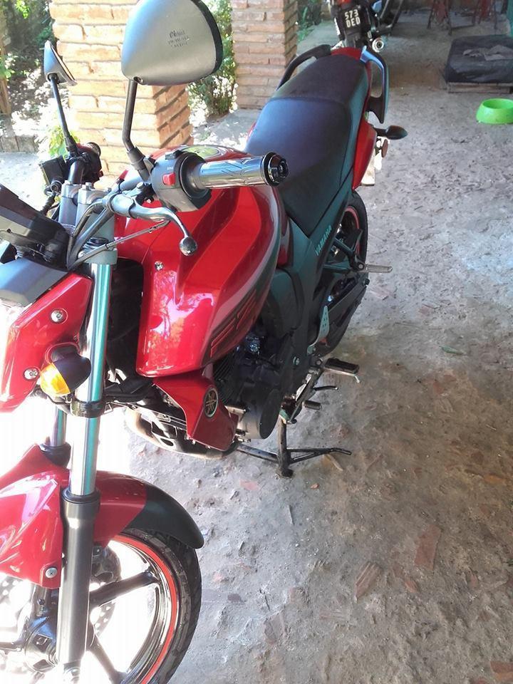 Vendo moto Yamaha FZ en muy buen estado