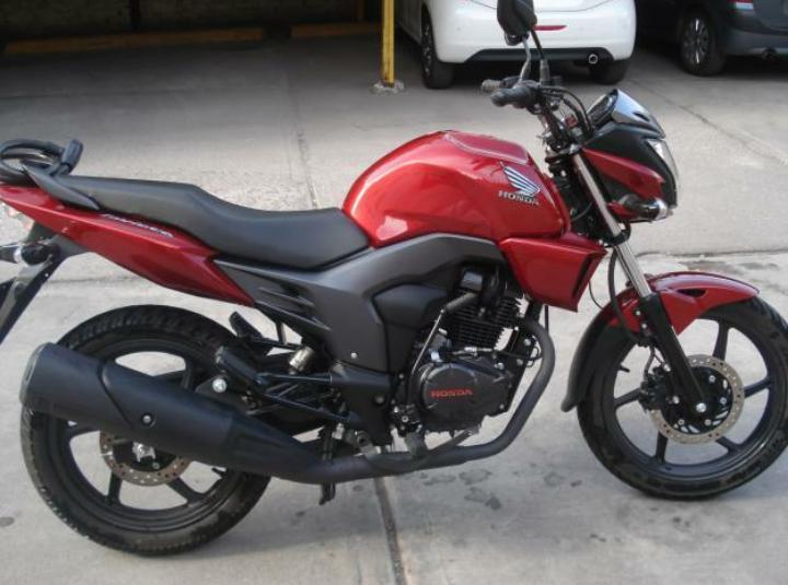 HONDA INVICTA 150cc. vendo solo en efectivo