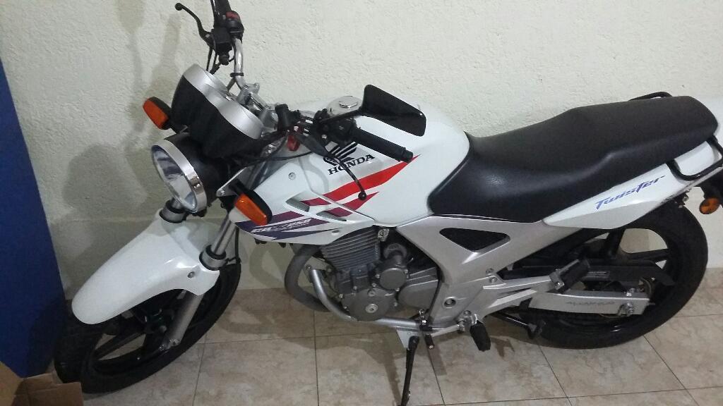 Honda Twister Impecable