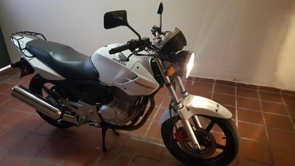 Honda Twister 250 cc modelo 2014