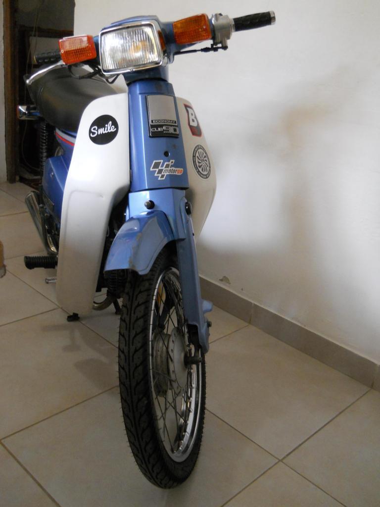 Moto Honda C90 1996