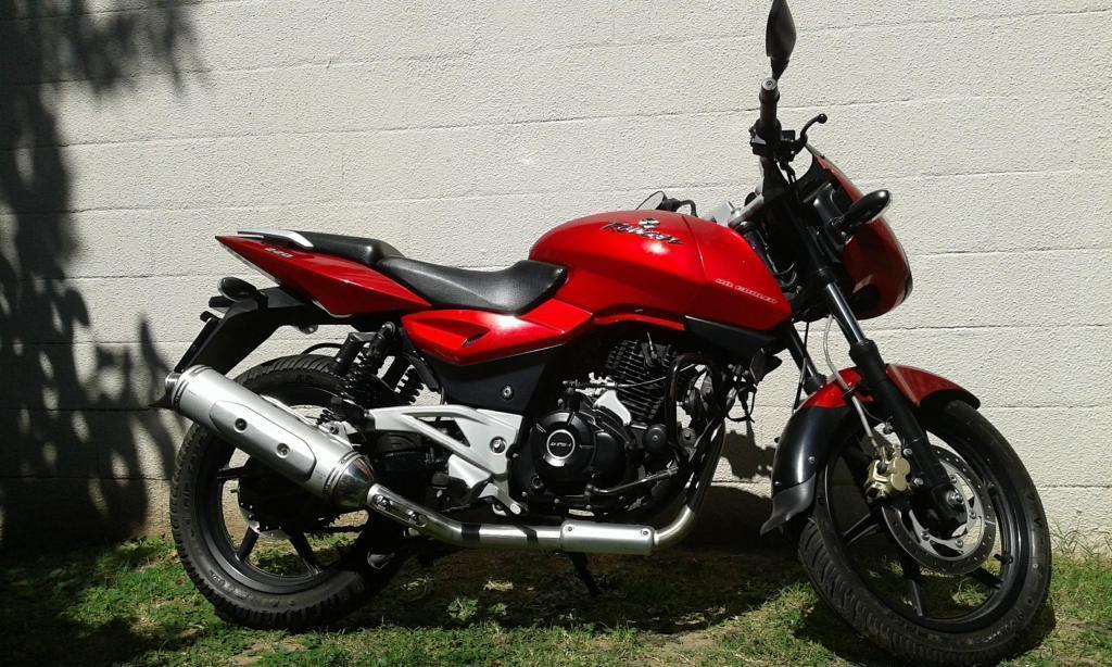 ROUSER 220 MODELO 2011 IMPECABLE !