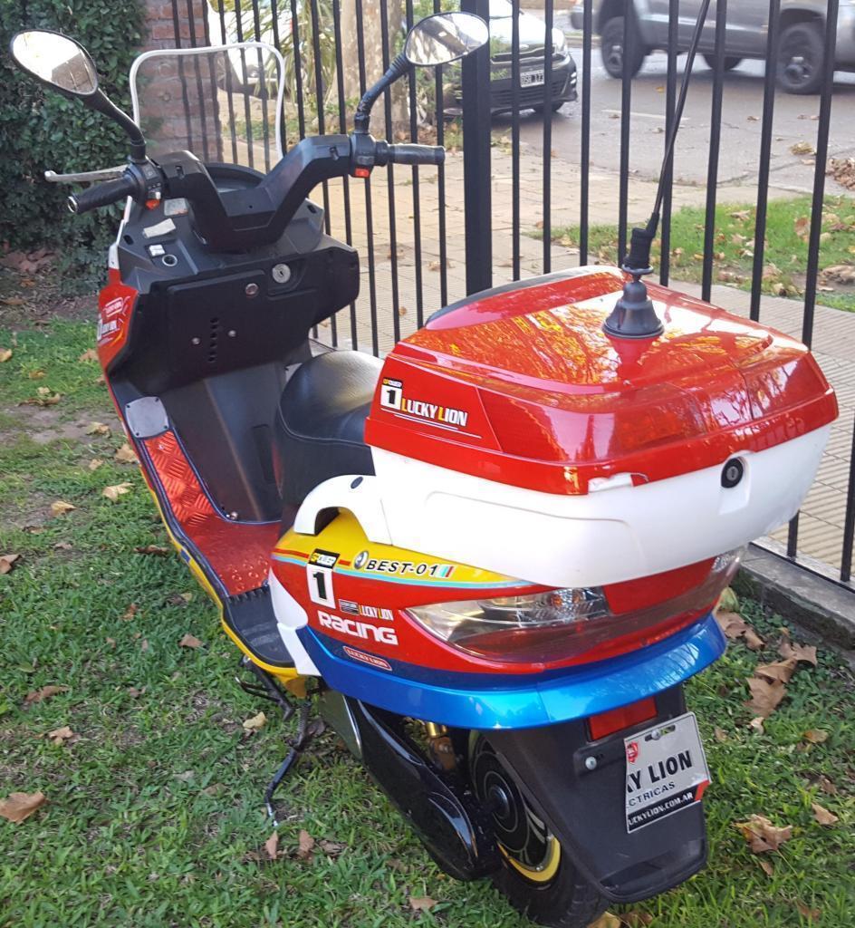 MOTO ELECTRICA LUCKY LION 2013 IMPECABLE permuto