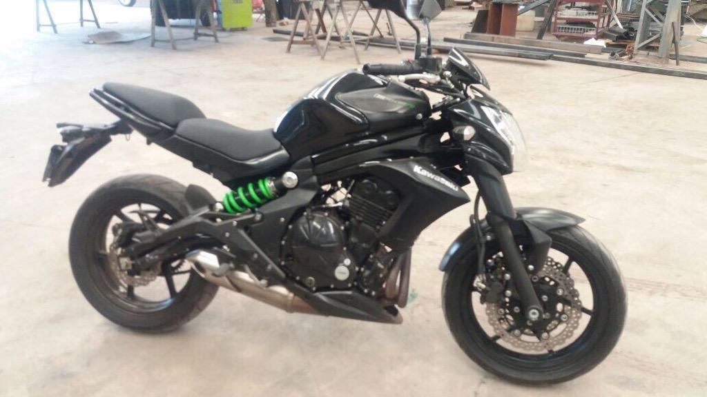 Moto Kawasaki Naked 600