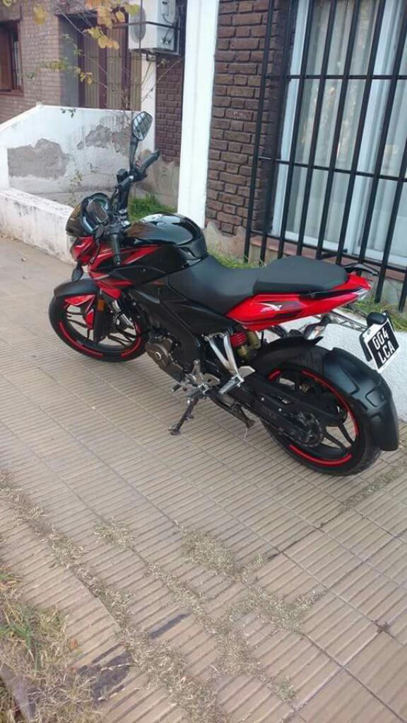 Impecable Bajaj Rouser 200 Ns