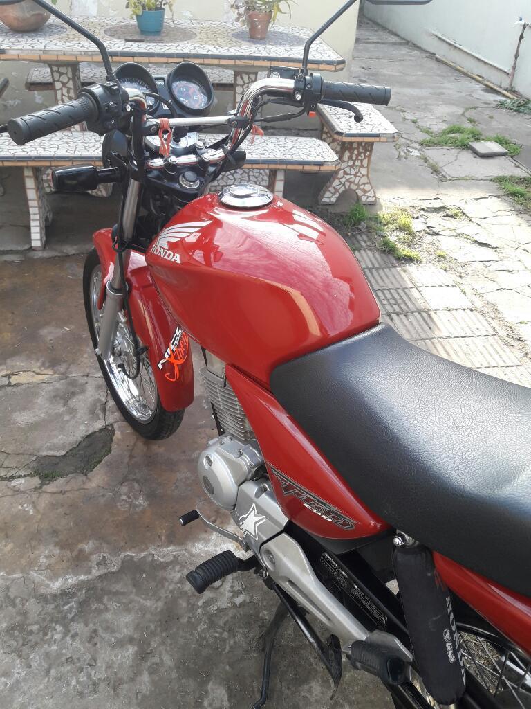 Vendo O Permuto Titán 2015