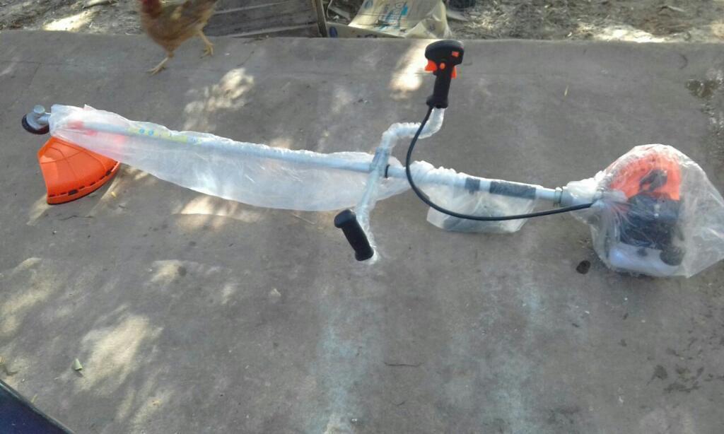 Permuto Desmalesadora Nueva por Moto