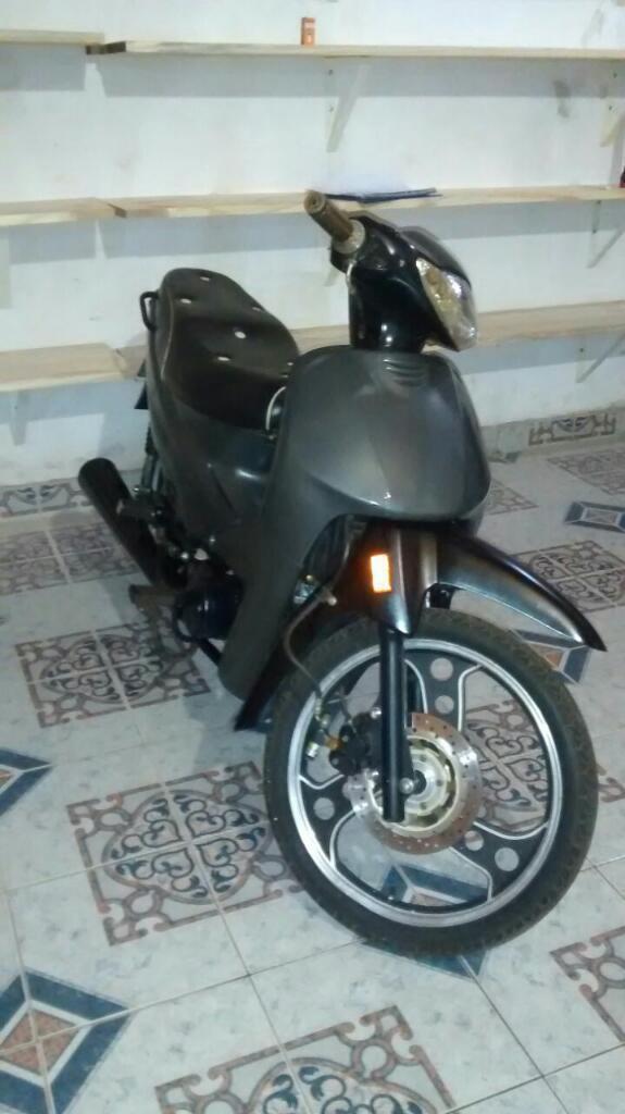 Vendo Moto en Execelente Estado!!