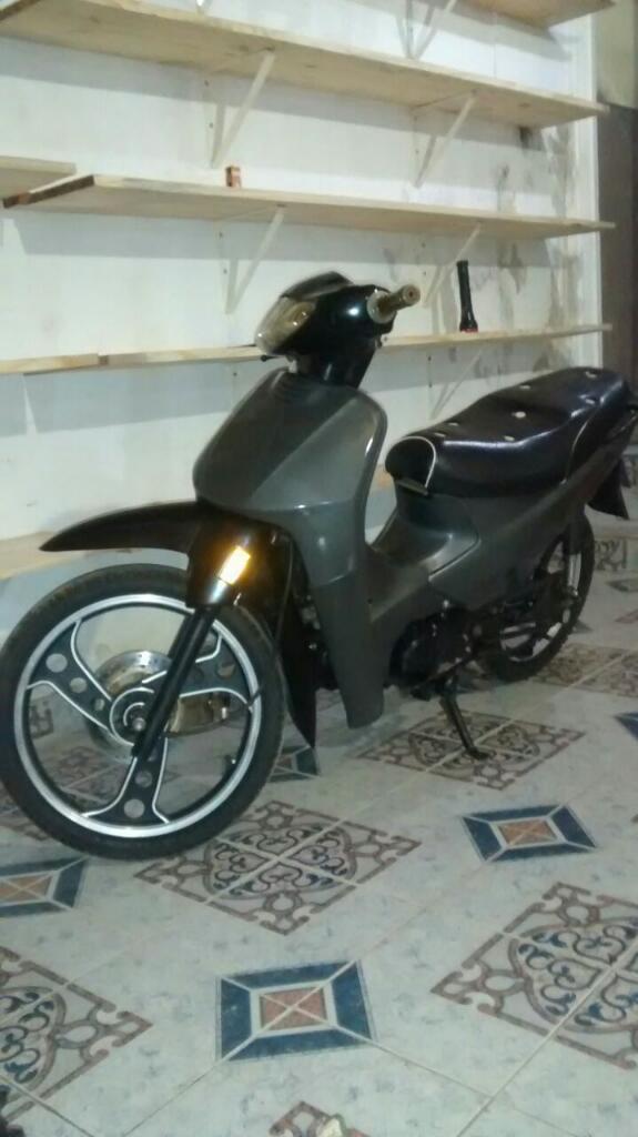 Vendo Moto en Execelente Estado!!