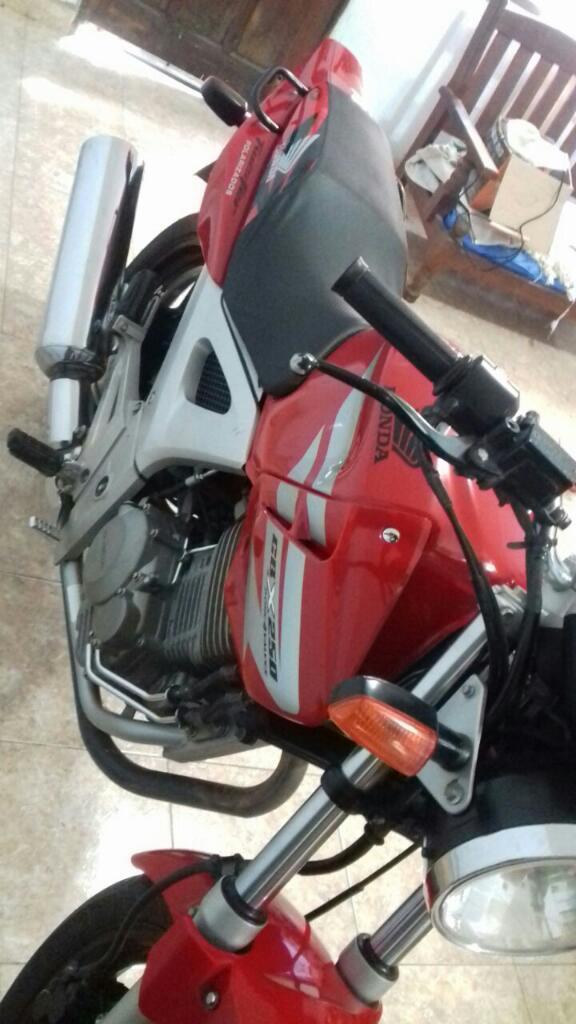 Vendo O Canje Twister 2012 X Honda Cg