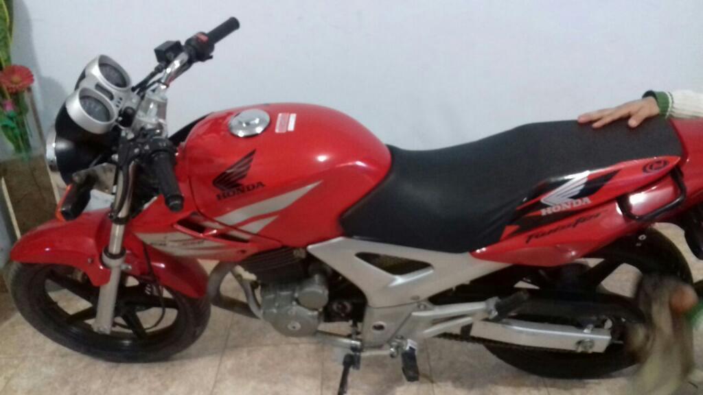 Vendo O Canje Twister 2012 X Honda Cg