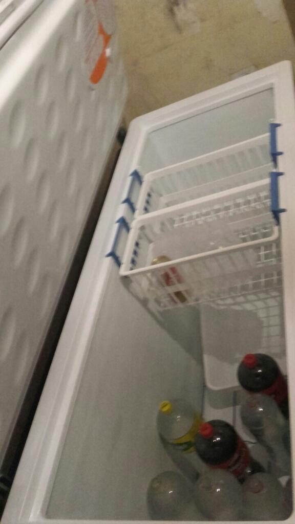 Permuto Frezer por Moto en Buen Estado