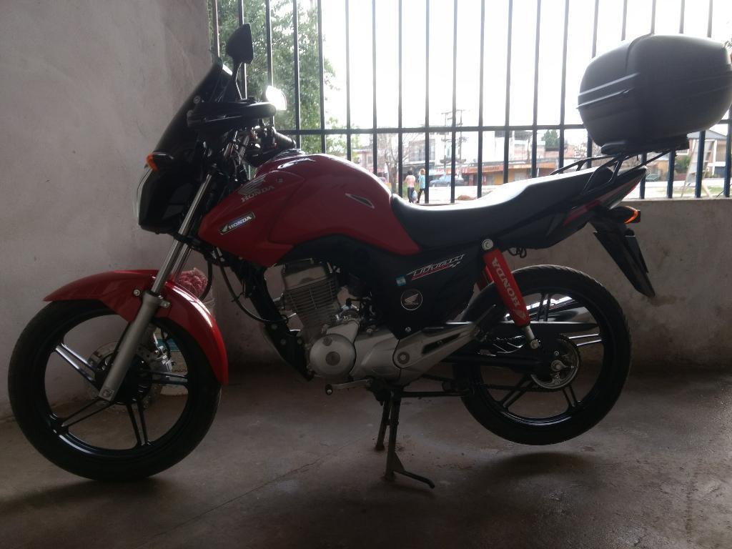 Vendo Honda Cg150titan New 2015 7850km