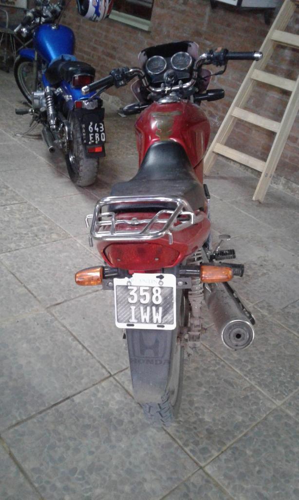 Vendo Permuto Honda Storm 2012