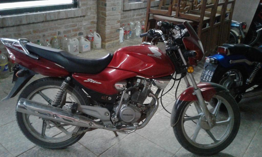 Vendo Permuto Honda Storm 2012