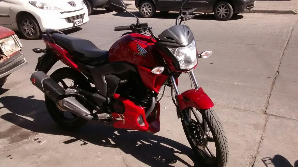 Honda Invicta 150 Mod 2014 con 9 Mil Km