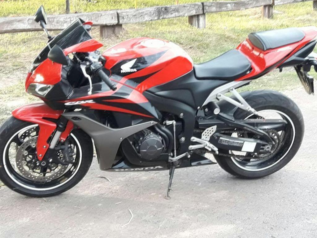 vendo cbr 600 rr modelo 2007 INMACULADA