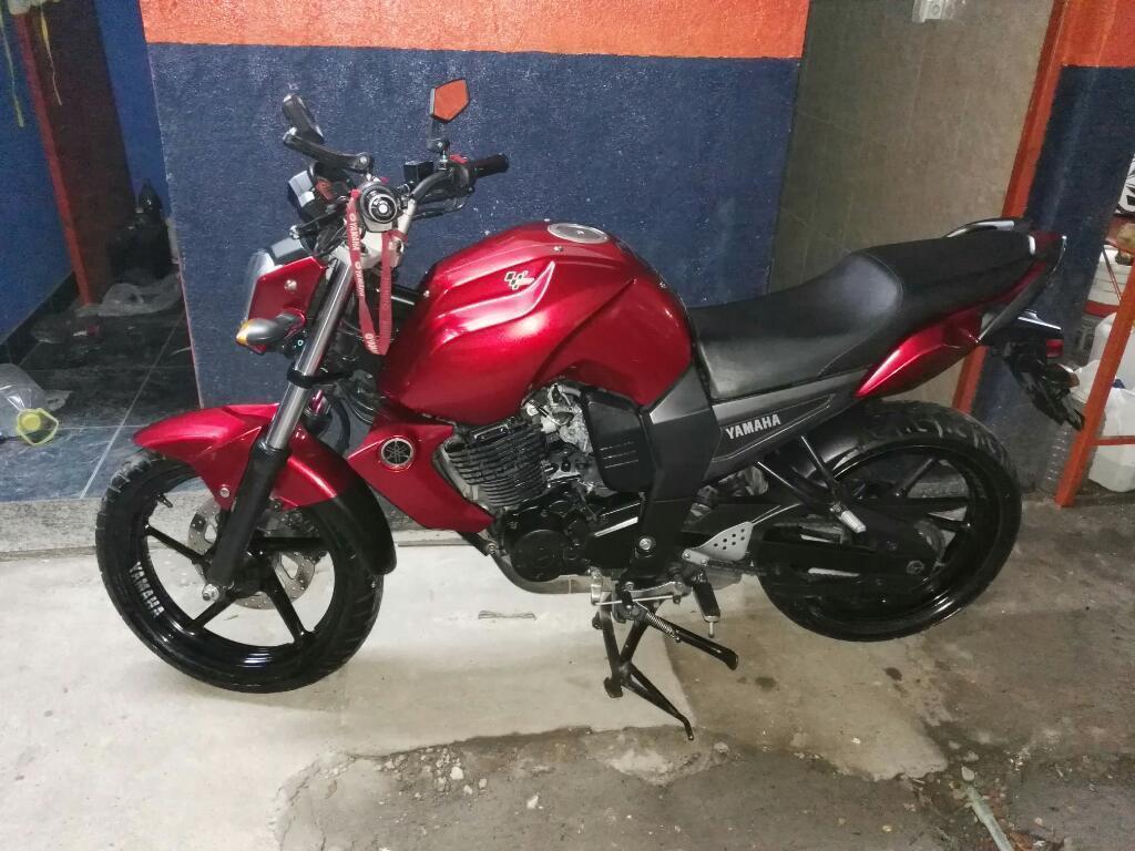 Moto Yamaha Fz16