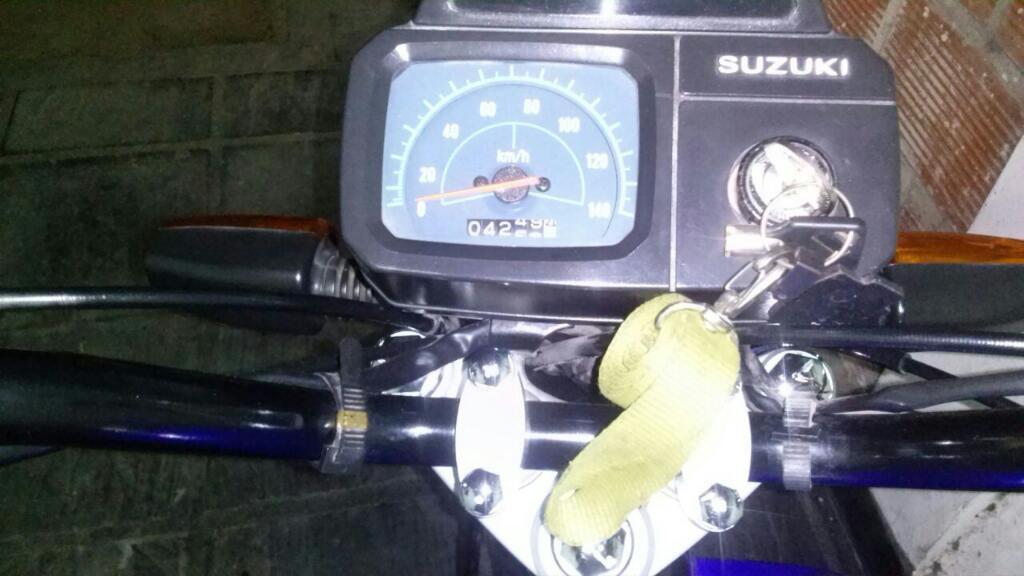 Vendo en Excelente Estado Suzuki