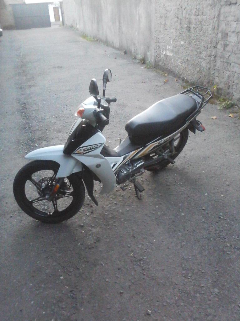 crypton impecable por auto