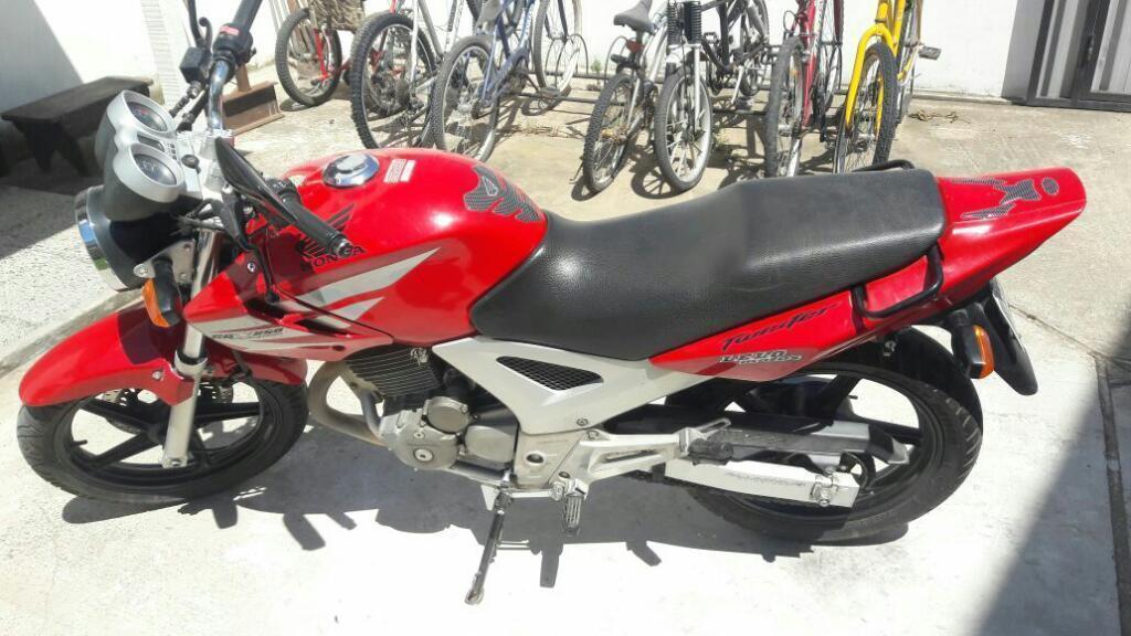 Vendo Honda Twister 250 2010 Impecable